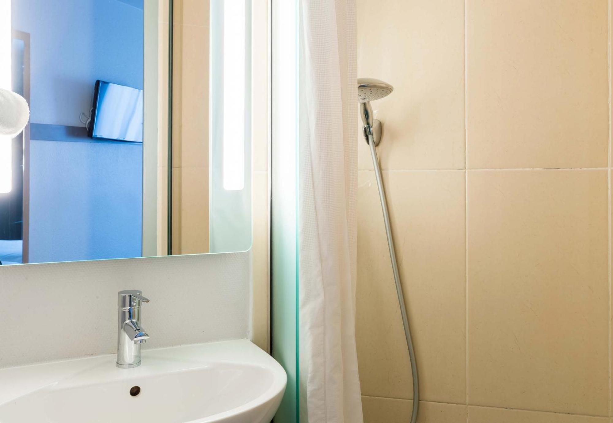 B&B Hotel Troyes Saint-Parres-Aux-Tertres Екстериор снимка