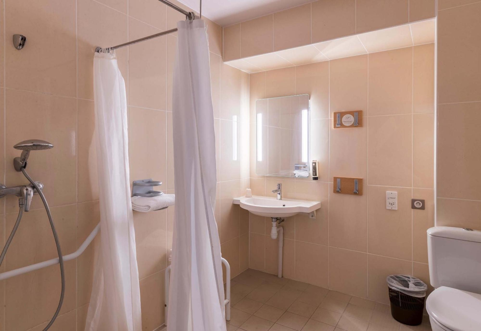 B&B Hotel Troyes Saint-Parres-Aux-Tertres Екстериор снимка