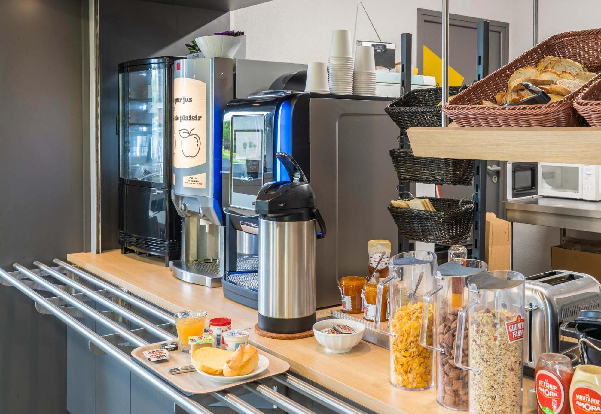 B&B Hotel Troyes Saint-Parres-Aux-Tertres Екстериор снимка